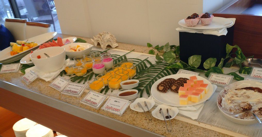 沖縄本島北部にあるアラマハイナコンドホテルの朝食ビュッフェ・スイーツコーナー