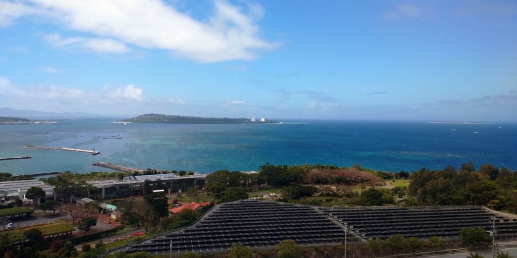 沖縄本島北部にあるアラマハイナコンドホテル・スーペリアツインルームからの景色