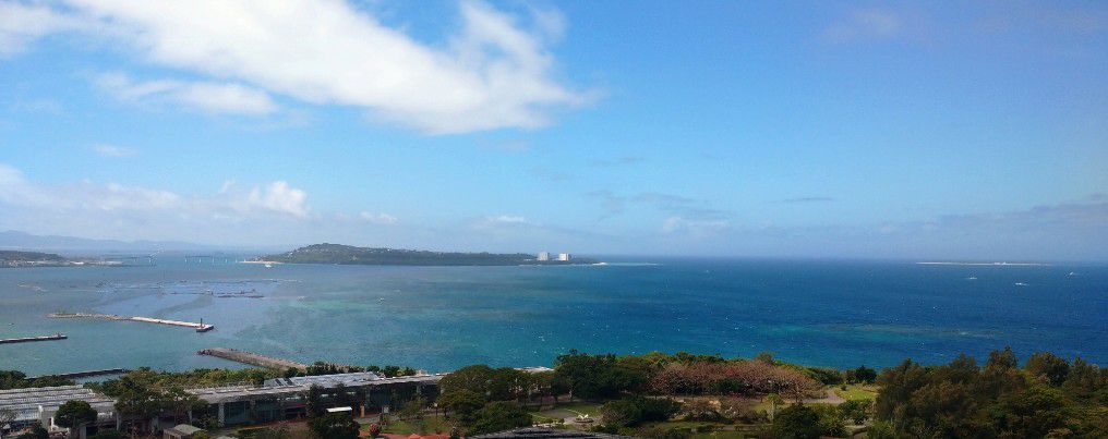 沖縄本島北部にあるアラマハイナコンドホテルの宿泊ルームから見たオーシャンビューの景色