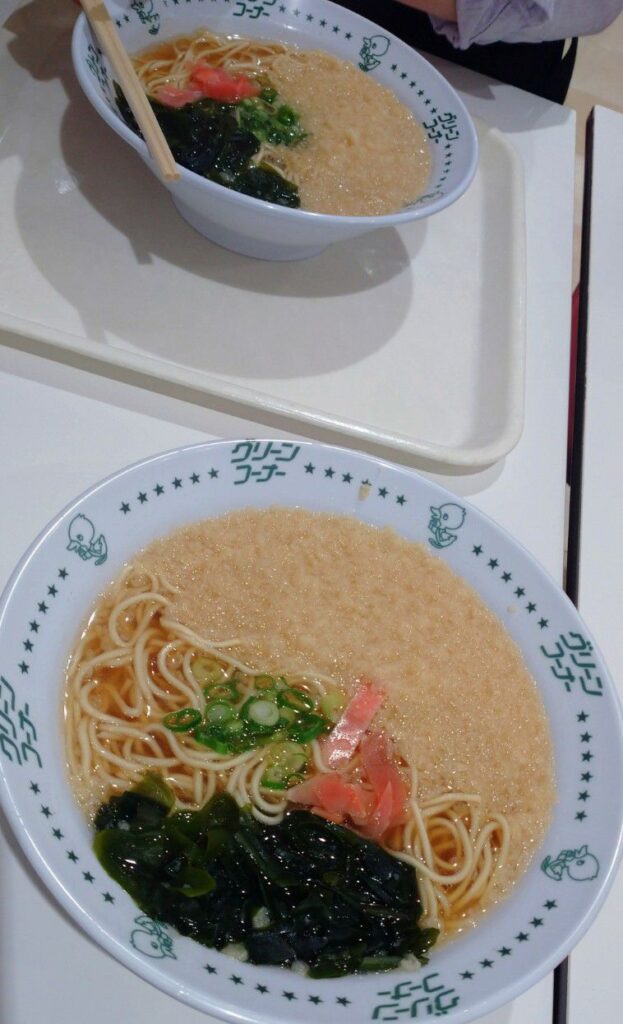 イオンモール和歌山のグリーンコーナーにて、てんかけラーメンを食す。なんと390円！