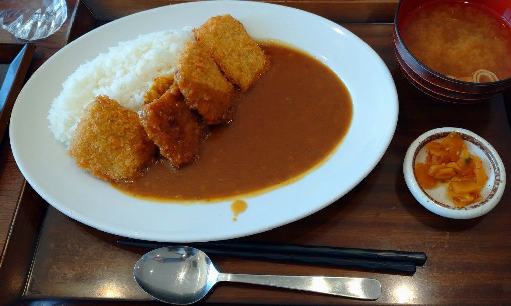 和歌山にある『道の駅すさみ』まぐろのヒレカツカレー