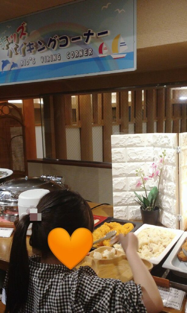 和歌山白浜にあるホテル『紀州白浜温泉・むさし』のキッズバイキングコーナー