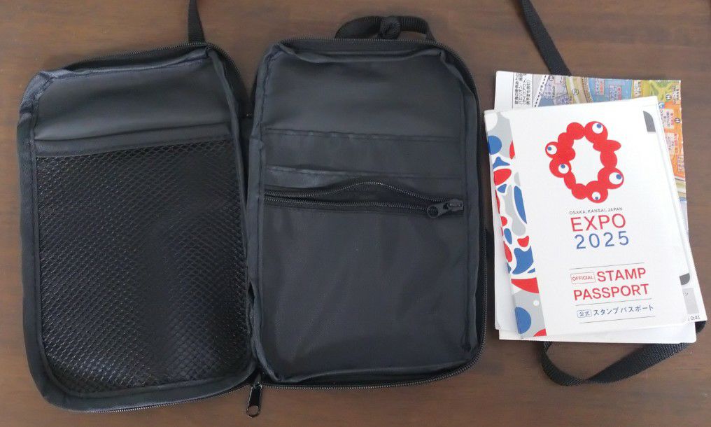 ダイソーで購入したウォレットショルダーポーチ200円
大阪・関西万博のスタンプ帳や地図を入れたよ!
